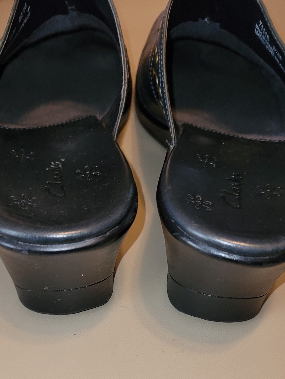 Clarks Teal Leather Slip-On Mules with Gold Stud Accents. Size 8.5 M - Picture 4 of 5